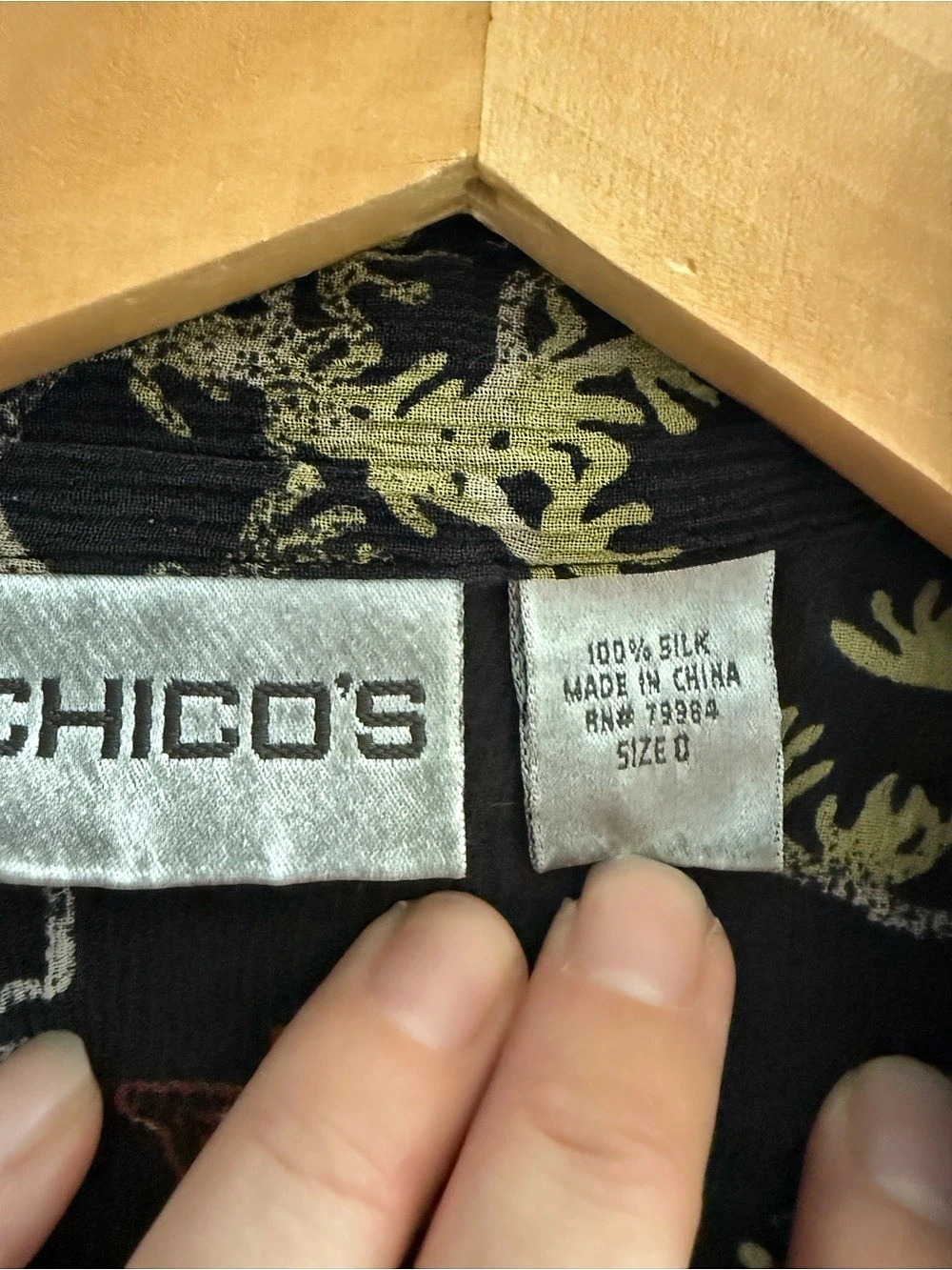 VTG Chico’s Silk Black Oriental Inspired Fairytale Novelty Top Sz 0 oversized - Picture 4 of 8
